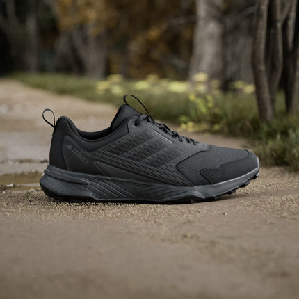 TRACEFINDER TRAIL RUNNING SHOES - IH2930