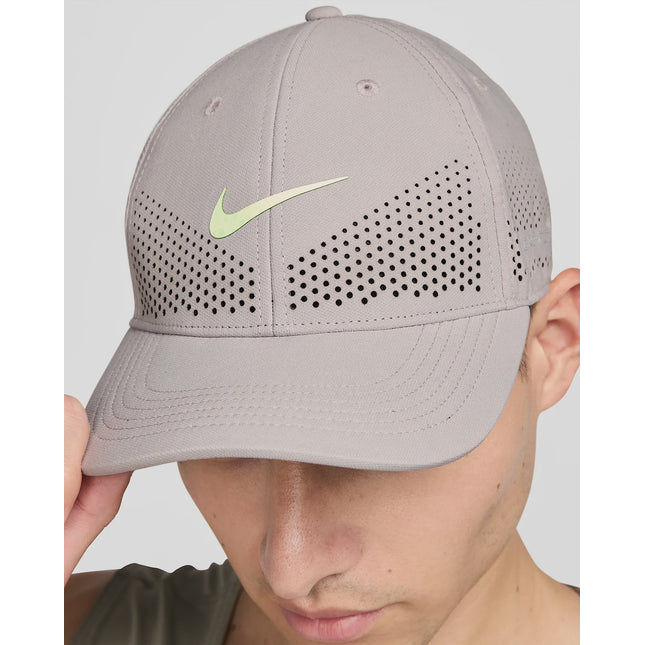 Nike Dri-FIT ADV Club Structured Swoosh Cap - FB5636-009