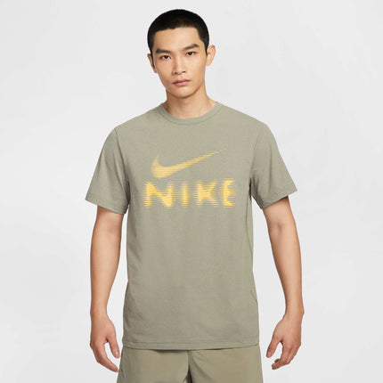 Nike Hyverse Men's Dri-FIT UV Versatile T-Shirt - HQ7987-32O