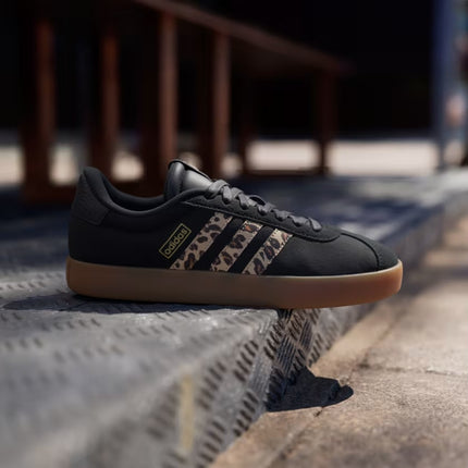 W VL COURT 3.0 SHOES  - BLACK/GOLD - JP5355