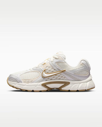 Nike V5 RNR Women's shoes with reflective design accents - HQ7901-115