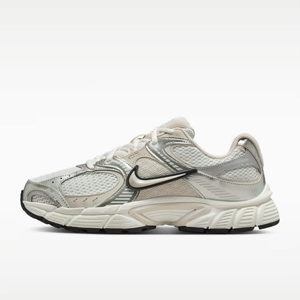 Nike V5 RNR Women's Shoes with Reflective Accent - HQ7901-104