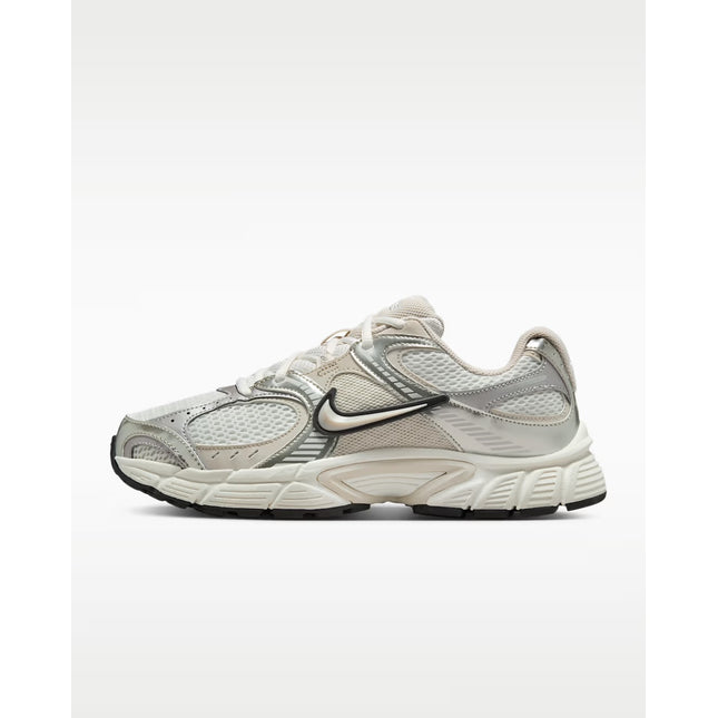 Nike V5 RNR Women's Shoes with Reflective Accent - HQ7901-104