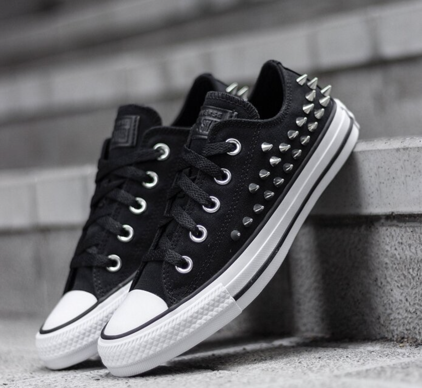 CHUCK TAYLOR ALL STAR STUDDED A06454C