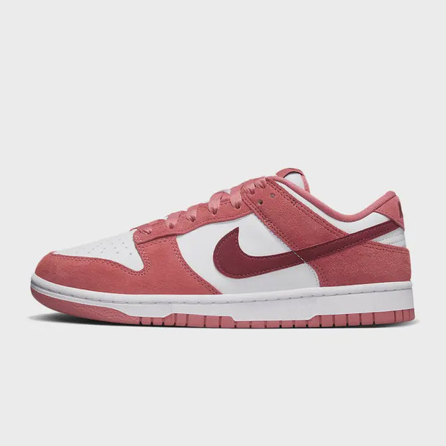 Nike Dunk Low Premium V-Day - FQ7056-100